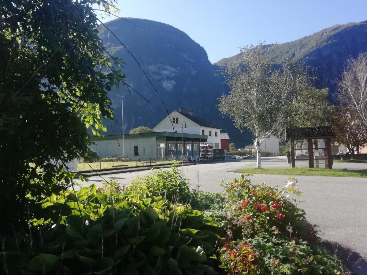 Adventure hotel&GuestHouse Eidfjord NEW Exterior foto